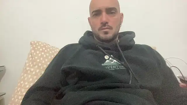 alessandromori91 online show from January 2026 06:40:01 AM