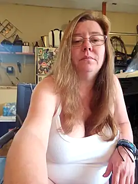 MsShelby40 online show from April 2026 09:57:02 PM