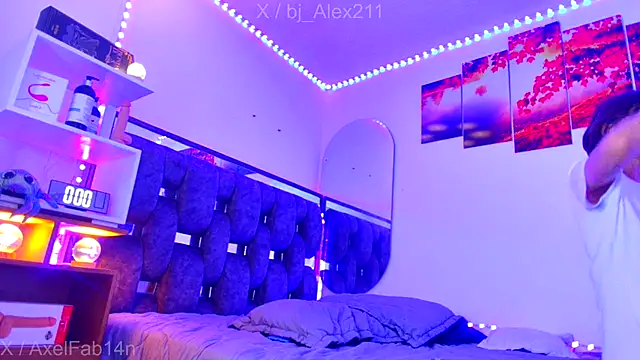 Alex and Fabian online show from November 2025 08:41:01 PM