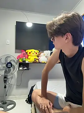 Snapshot of Alex_and_Fabian chatting on June 2026 09:56:02 PM Alex and Fabian online show from June 2026 09:56:02 PM