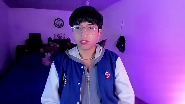 AnggelONfiree online show from February 2026 11:56:01 PM