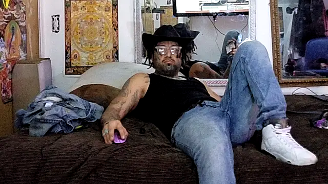 Azazelihornyasf online show from April 2026 11:36:02 PM