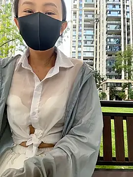 Snapshot of moneymaker_taipei chatting on October 2025 02:30:01 AM moneymaker taipei online show from October 2025 02:30:01 AM