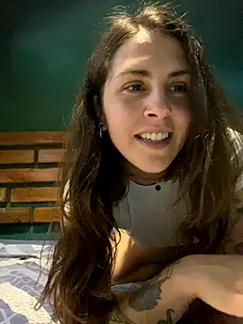 isadelasestrellas online show from December 2025 09:00:01 PM