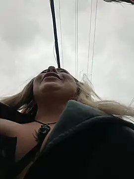 madelaine- online show from November 2025 07:34:02 PM