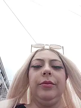 madelaine- online show from April 2026 06:13:02 PM