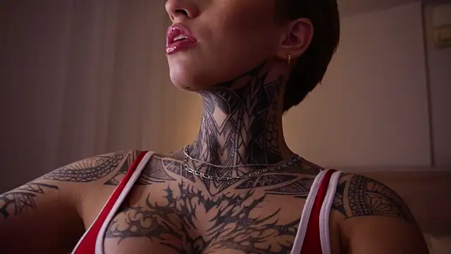 Snapshot of AliceShazaham_ chatting on March 2025 06:12:02 AM AliceShazaham  online show from March 2025 06:12:02 AM