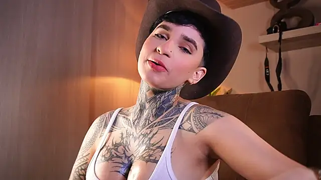 Snapshot of AliceShazaham_ chatting on July 2026 06:21:02 AM AliceShazaham online show from July 2026 06:21:02 AM