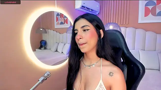 zia cooper online show from September 2025 07:04:01 PM