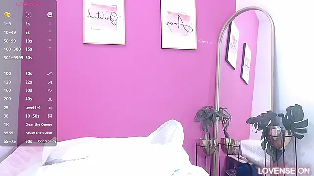Snapshot of littleebonymommy chatting on March 2025 05:20:02 AM littleebonymommy online show from March 2025 05:20:02 AM