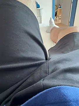 Snapshot of Gartengolem chatting on March 2025 03:13:02 PM Gartengolem online show from March 2025 03:13:02 PM