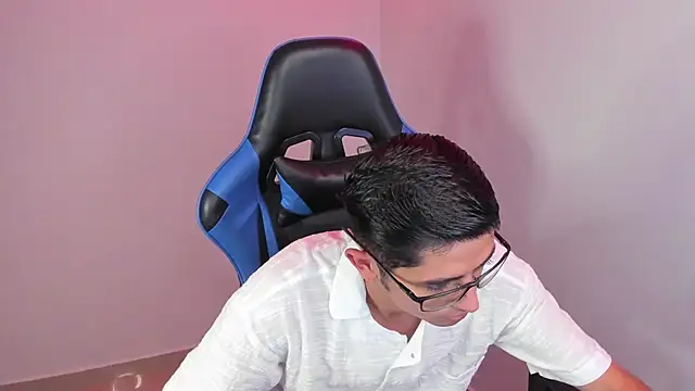 Snapshot of Ethan_Sai___ chatting on January 2025 06:12:02 PM Ethan Sai online show from January 2025 06:12:02 PM