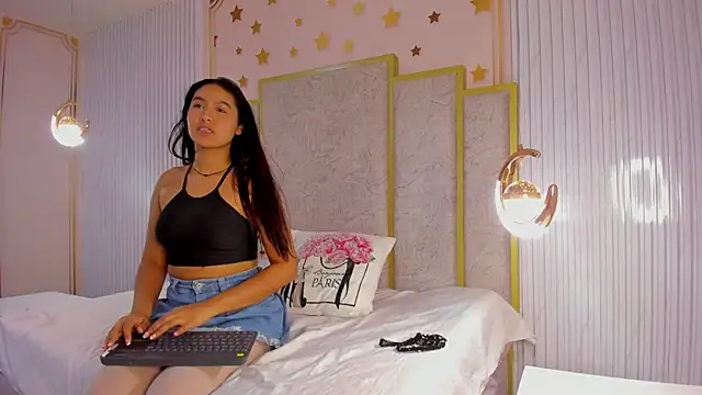 cute mia23 online show from December 2024 04:29:02 PM