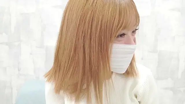 Snapshot of LOVE_MOMO_LOVE chatting on February 2026 11:31:02 AM LOVE MOMO LOVE online show from February 2026 11:31:02 AM