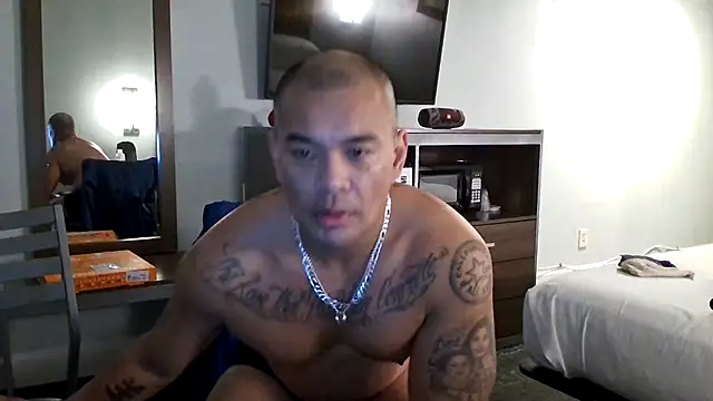 Snapshot of EatMyCake831 chatting on January 2025 11:24:01 PM EatMyCake831 online show from January 2025 11:24:01 PM