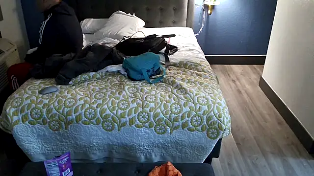 Snapshot of EatMyCake831 chatting on January 2025 02:51:02 PM EatMyCake831 online show from January 2025 02:51:02 PM