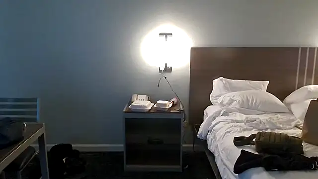 Snapshot of EatMyCake831 chatting on January 2025 06:00:01 PM EatMyCake831 online show from January 2025 06:00:01 PM