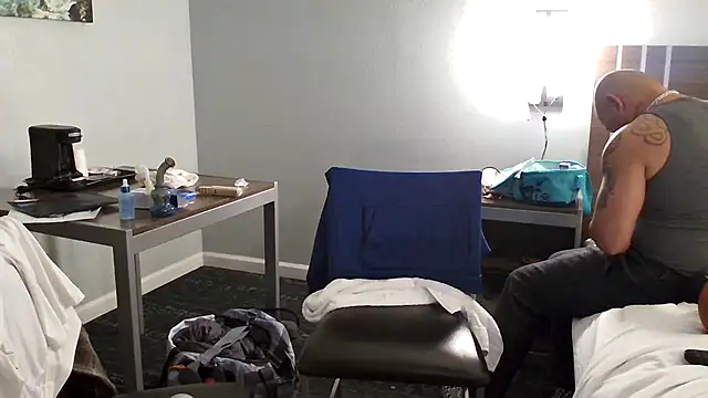 Snapshot of EatMyCake831 chatting on February 2025 06:43:02 AM EatMyCake831 online show from February 2025 06:43:02 AM