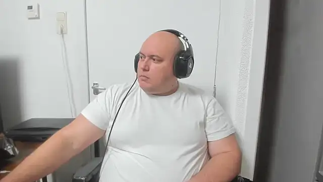 BigromeoXX online show from December 2024 07:03:02 PM