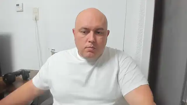 BigromeoXX online show from December 2024 07:11:01 PM