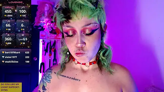 Snapshot of rosse_ivy chatting on December 2024 06:44:01 PM rosse ivy online show from December 2024 06:44:01 PM