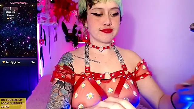 Snapshot of rosse_ivy chatting on January 2025 06:09:02 PM rosse ivy online show from January 2025 06:09:02 PM