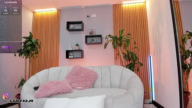 Aixaa charles online show from January 2026 04:00:01 PM