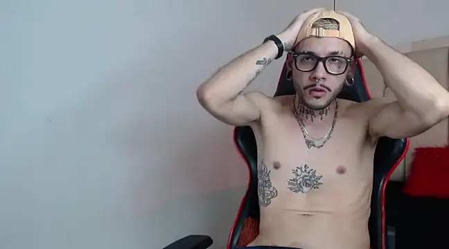 MurdockH online show from January 2025 04:48:01 AM