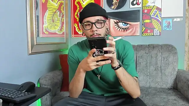 MurdockH online show from October 2025 04:24:01 AM