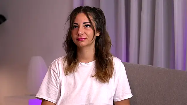 BelleSkye online show from November 2025 04:44:02 AM