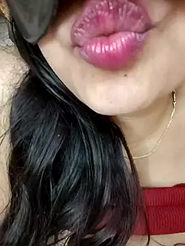 Snapshot of kaamuk_shweta chatting on April 2026 12:29:02 PM kaamuk shweta online show from April 2026 12:29:02 PM