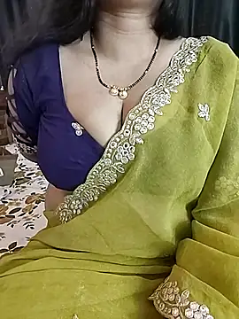 Snapshot of kaamuk_shweta chatting on May 2026 06:32:01 AM kaamuk shweta online show from May 2026 06:32:01 AM