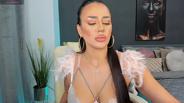 Snapshot of Sonia__Rey chatting on January 2025 05:32:01 PM Sonia Rey online show from January 2025 05:32:01 PM