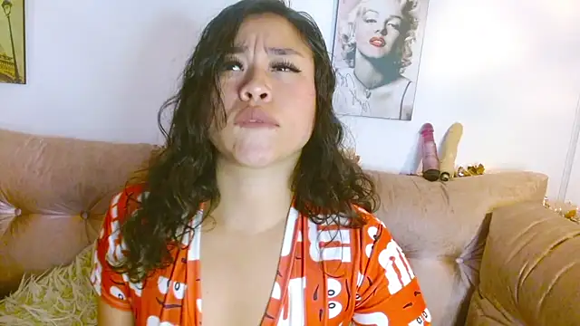 Snapshot of hinataleecs chatting on December 2024 02:43:02 AM hinataleecs online show from December 2024 02:43:02 AM