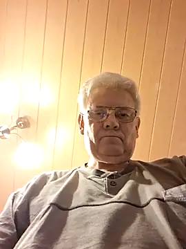 Snapshot of Mannauslwl57 chatting on August 2026 06:04:02 AM Mannauslwl57 online show from August 2026 06:04:02 AM