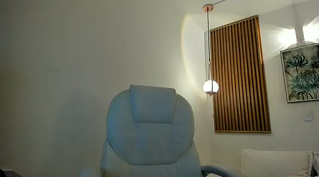 Snapshot of smallgiant27 chatting on December 2024 11:13:01 AM smallgiant27 online show from December 2024 11:13:01 AM