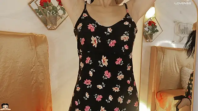 Snapshot of _Rouse_v chatting on May 2026 02:34:02 PM Rouse v online show from May 2026 02:34:02 PM