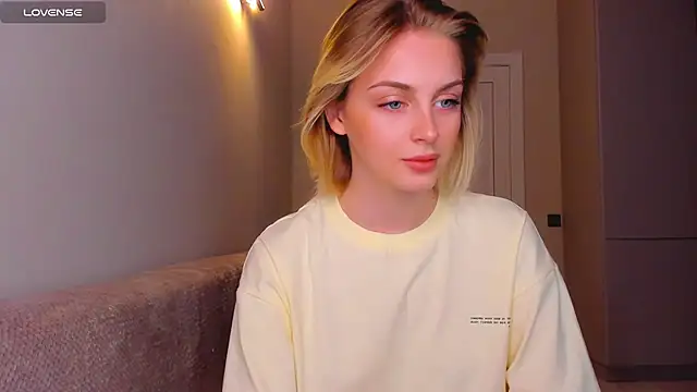 Snapshot of pretty_girlnextdoor chatting on December 2024 06:00:02 PM pretty girlnextdoor online show from December 2024 06:00:02 PM