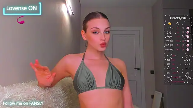 Snapshot of pretty_girlnextdoor chatting on March 2025 06:32:01 PM pretty girlnextdoor online show from March 2025 06:32:01 PM