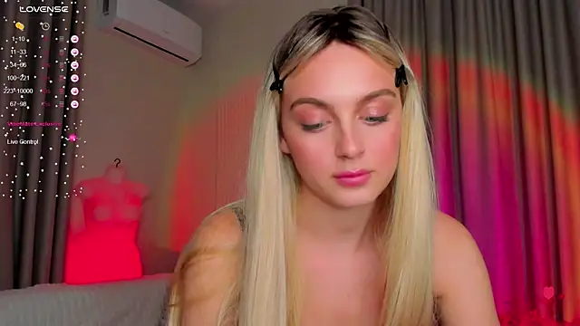 Snapshot of pretty_girlnextdoor chatting on September 2025 08:42:01 PM pretty girlnextdoor online show from September 2025 08:42:01 PM