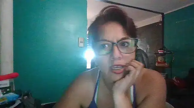 TRISH MILF online show from December 2024 03:00:01 PM