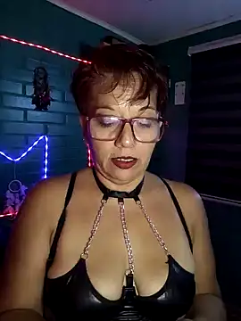 TRISH MILF online show from January 2025 01:00:01 AM