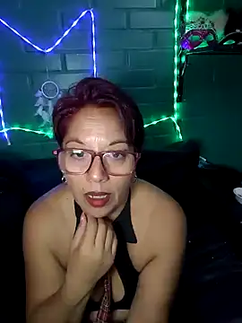 TRISH MILF online show from February 2025 01:04:02 AM