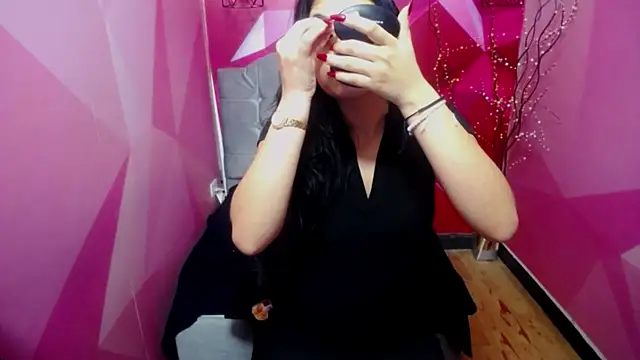 Snapshot of EMMA_COLINSS chatting on December 2024 12:49:02 PM EMMA COLINSS online show from December 2024 12:49:02 PM