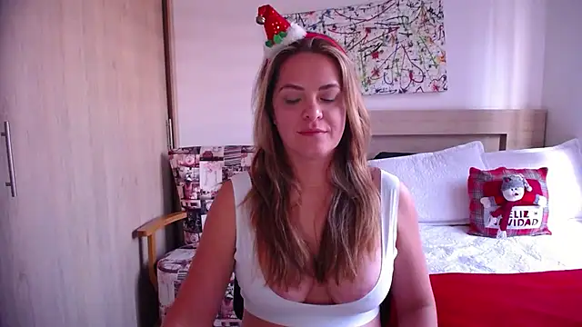 Snapshot of ParisW chatting on December 2024 09:18:02 PM ParisW online show from December 2024 09:18:02 PM