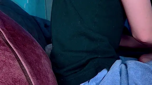 Snapshot of AgnesMillerS chatting on December 2024 10:49:01 AM AgnesMillerS online show from December 2024 10:49:01 AM