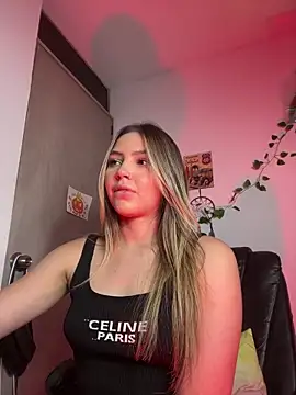 Snapshot of LoolitaBeauty_ chatting on February 2026 01:27:01 AM LoolitaBeauty online show from February 2026 01:27:01 AM