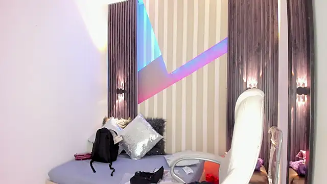 emily layton online show from November 2025 02:28:01 PM