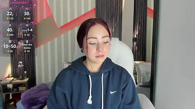 Snapshot of emily_layton chatting on February 2026 12:17:02 AM emily layton online show from February 2026 12:17:02 AM