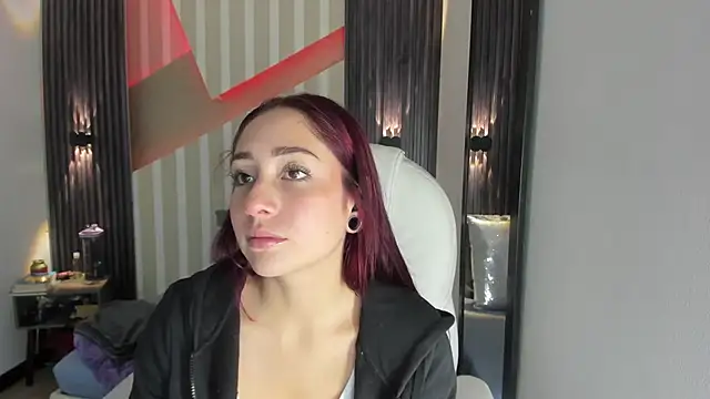 Snapshot of emily_layton chatting on March 2026 12:24:02 AM emily layton online show from March 2026 12:24:02 AM